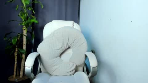 Snapshot of shooter_boy_ chatting on 21, 10, 2025 Shooter online show from 21, 10, 2025