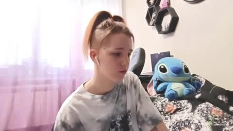 Snapshot of shoshanamcillwain chatting on 24, 11, 2025 Mia online show from 24, 11, 2025