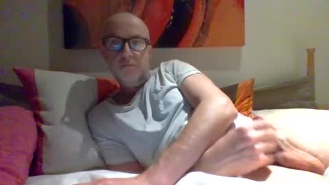 Snapshot of shosting chatting on 5, 12, 2024 JJ online show from 5, 12, 2024