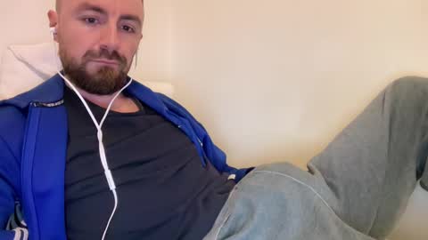 Snapshot of show_jizzness chatting on 4, 2, 2025 show_jizzness online show from 4, 2, 2025
