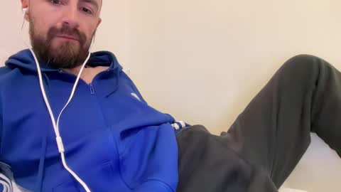 Snapshot of show_jizzness chatting on 18, 2, 2025 show_jizzness online show from 18, 2, 2025