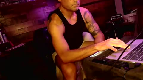 Red4040 online show from 31, 10, 2025