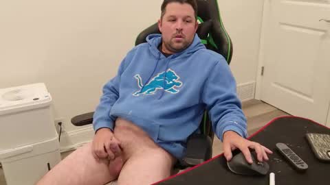 Snapshot of shroomhead5 chatting on 30, 10, 2025 shroom online show from 30, 10, 2025