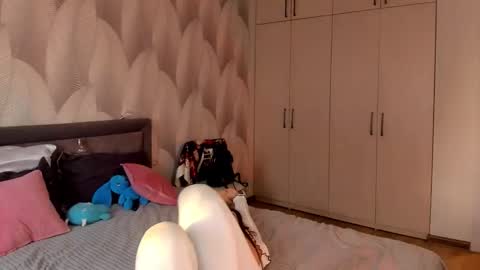 Snapshot of shy_bambiii chatting on 1, 11, 2025 Mika online show from 1, 11, 2025