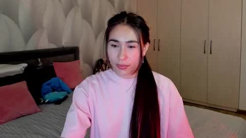 Snapshot of shy_bambiii chatting on 12, 11, 2025 Mika online show from 12, 11, 2025