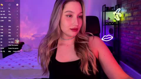 Snapshot of shy_bee chatting on 20, 10, 2025 Alice online show from 20, 10, 2025