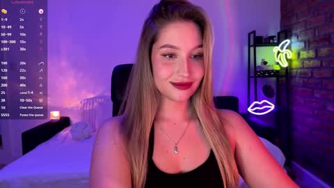 Snapshot of shy_bee chatting on 29, 10, 2025 Alice online show from 29, 10, 2025