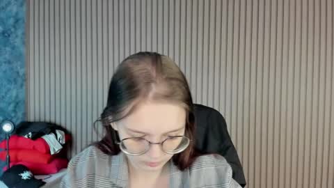 shy_elina01 online show from 6, 10, 2025