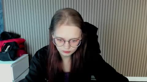 shy_elina01 online show from 7, 10, 2025