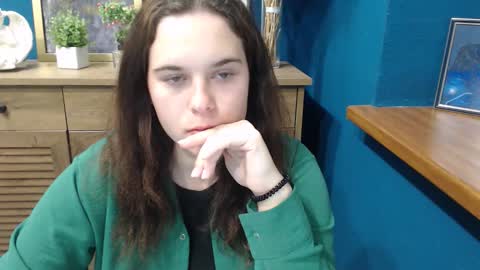 shy_lil online show from 19, 9, 2025