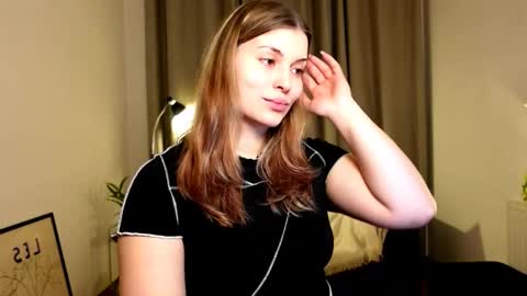 shy_nerd_babyy online show from 2, 1, 2025