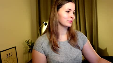 shy_nerd_babyy online show from 17, 2, 2025