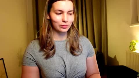 shy_nerd_babyy online show from 22, 2, 2025