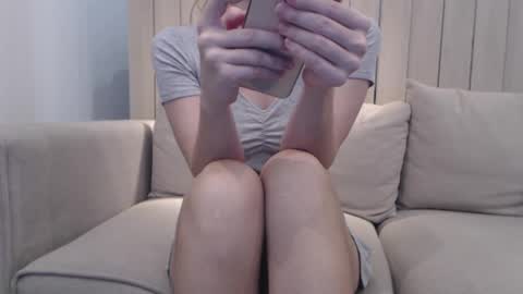 shy_schoolgirl_ online show from 5, 2, 2025