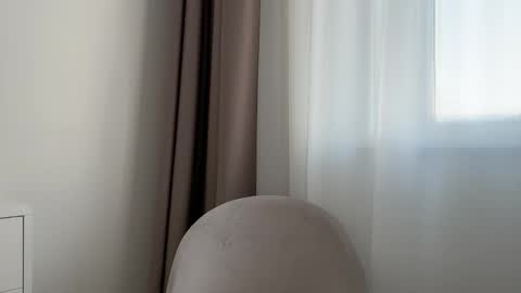 shy_schoolgirl_ online show from 21, 12, 2025