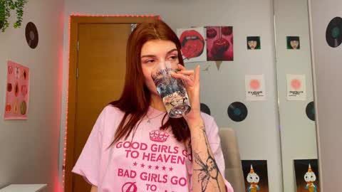 Snapshot of shybella_girl chatting on 3, 12, 2024 Bella online show from 3, 12, 2024