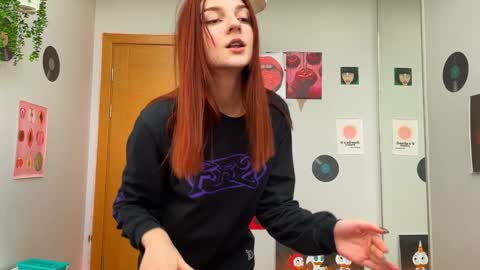 Snapshot of shybella_girl chatting on 4, 12, 2024 Bella online show from 4, 12, 2024