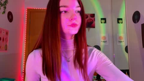 Snapshot of shybella_girl chatting on 5, 12, 2024 Bella online show from 5, 12, 2024