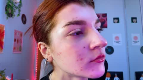 Snapshot of shybella_girl chatting on 9, 12, 2024 Bella online show from 9, 12, 2024