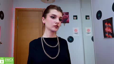 Snapshot of shybella_girl chatting on 23, 1, 2025 Bella online show from 23, 1, 2025