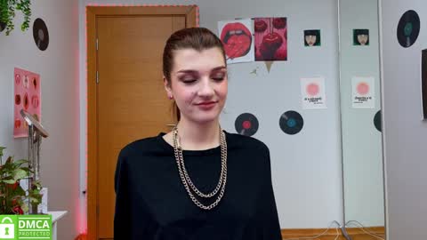 Snapshot of shybella_girl chatting on 23, 1, 2025 Bella online show from 23, 1, 2025