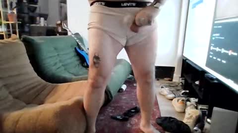 shyguy199222 online show from 5, 2, 2026