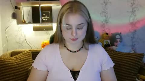 Snapshot of shylove_elina chatting on 22, 10, 2025 shylove_elina online show from 22, 10, 2025