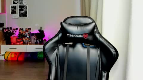 Snapshot of sia0610 chatting on 22, 10, 2025 SIA online show from 22, 10, 2025