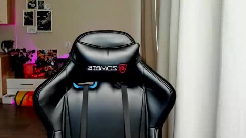 Snapshot of sia0610 chatting on 24, 10, 2025 SIA online show from 24, 10, 2025