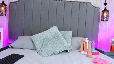 Camila Vargas online show from 23, 12, 2024