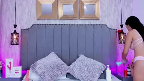 Camila Vargas online show from 4, 2, 2025