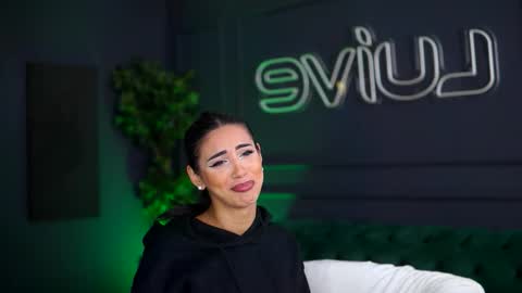 Snapshot of siennaruh chatting on 11, 10, 2025 Sienna online show from 11, 10, 2025