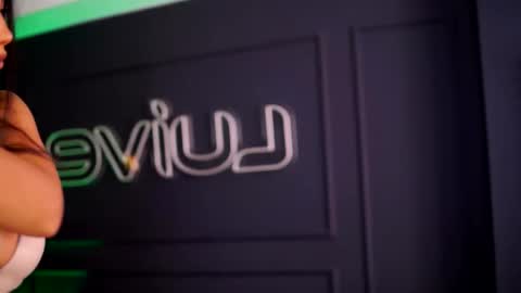 Snapshot of siennaruh chatting on 20, 10, 2025 Sienna online show from 20, 10, 2025