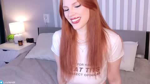 Snapshot of siennawave chatting on 8, 9, 2025 Liah online show from 8, 9, 2025