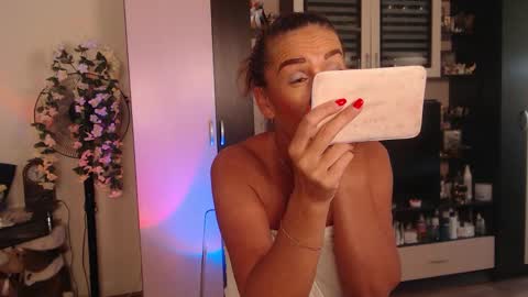 Snapshot of silenaa_sloussen chatting on 30, 9, 2025 silenaa_sloussen online show from 30, 9, 2025