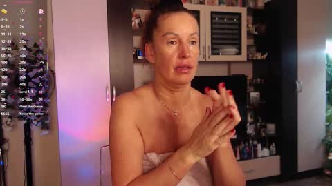 Snapshot of silenaa_sloussen chatting on 2, 11, 2025 silenaa_sloussen online show from 2, 11, 2025