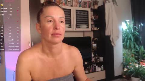 Snapshot of silenaa_sloussen chatting on 3, 11, 2025 silenaa_sloussen online show from 3, 11, 2025