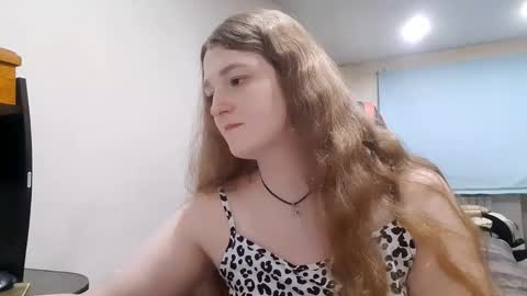 Snapshot of silkfever chatting on 3, 11, 2025 Elisabet online show from 3, 11, 2025