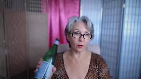 Snapshot of silky_petra2 chatting on 25, 10, 2025 petra daniels online show from 25, 10, 2025