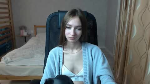 silkymiley online show from 4, 10, 2025