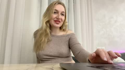 silkyvera online show from 11, 4, 2026