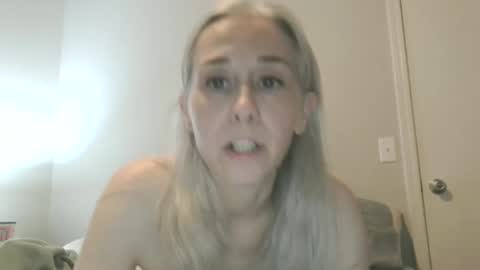 Snapshot of silversuccubus chatting on 28, 9, 2025 silversuccubus online show from 28, 9, 2025