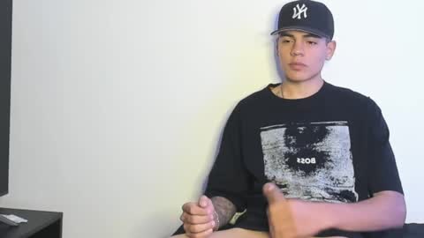 Simon Independent Model online show from 3, 3, 2025