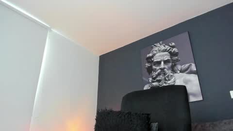simon_leon01 online show from 9, 12, 2024