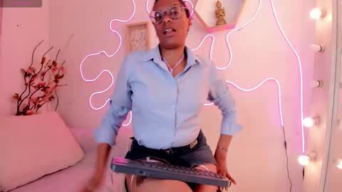 Snapshot of simona_brooke chatting on 20, 10, 2025 simona_brooke online show from 20, 10, 2025