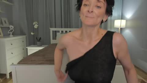 Snapshot of simonadebeauvoir chatting on 12, 2, 2025 Simona online show from 12, 2, 2025