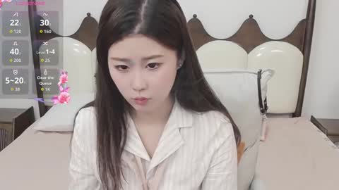 Snapshot of simonastephanie chatting on 7, 11, 2025 simonastephanie online show from 7, 11, 2025