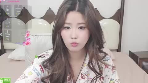 Snapshot of simonastephanie chatting on 14, 11, 2025 simonastephanie online show from 14, 11, 2025