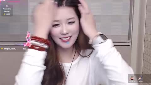 Snapshot of simonastephanie chatting on 22, 11, 2025 simonastephanie online show from 22, 11, 2025