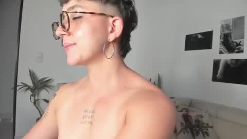 Sim. online show from 10, 1, 2025